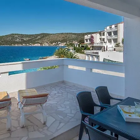 Holidayhomehr Apartamento *